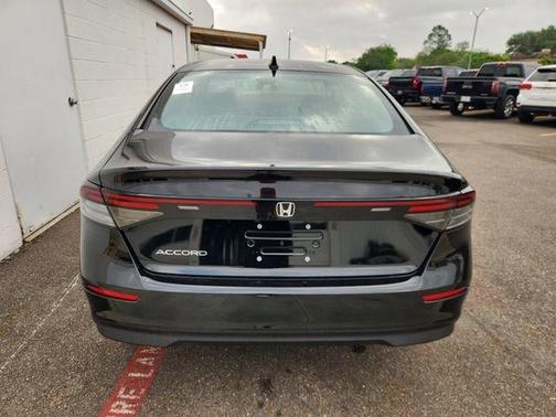 Crystal Black Pearl 2025 Honda Accord SE