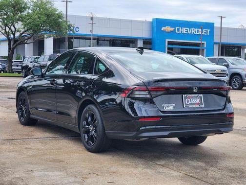 Crystal Black Pearl 2025 Honda Accord SE