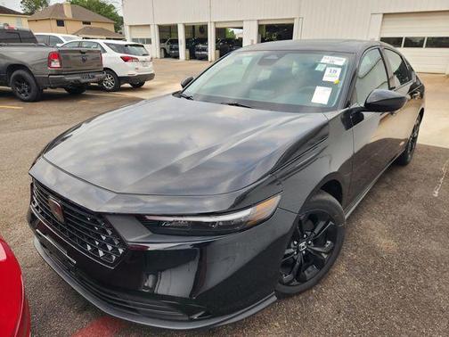 Crystal Black Pearl 2025 Honda Accord SE