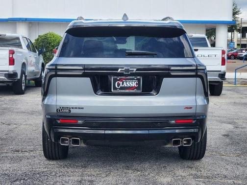 Sterling Gray Metallic 2024 Chevrolet Traverse RS