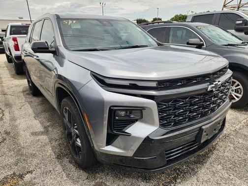 Sterling Gray Metallic 2024 Chevrolet Traverse RS