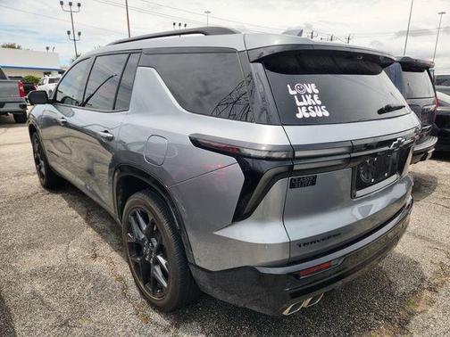 Sterling Gray Metallic 2024 Chevrolet Traverse RS