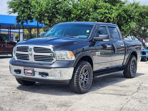2016 RAM 1500 SLT