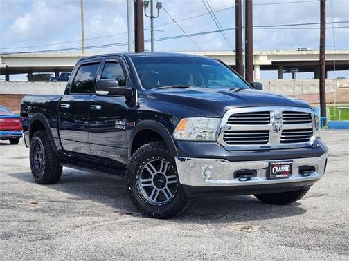 2016 RAM 1500 SLT