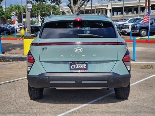 2024 Hyundai KONA SEL