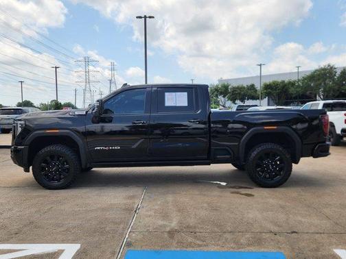 2024 GMC Sierra 2500 AT4