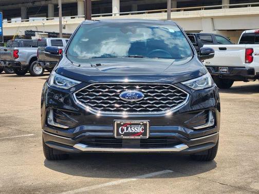 Black Metallic 2022 Ford Edge Titanium