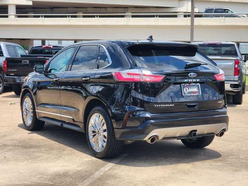 Black Metallic 2022 Ford Edge Titanium