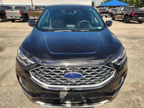 Black Metallic 2022 Ford Edge Titanium