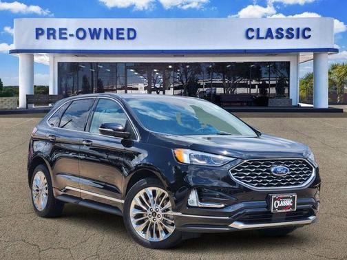 Black Metallic 2022 Ford Edge Titanium