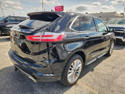Black Metallic 2022 Ford Edge Titanium