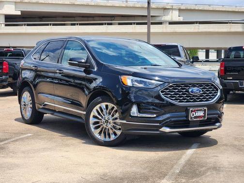 Black Metallic 2022 Ford Edge Titanium