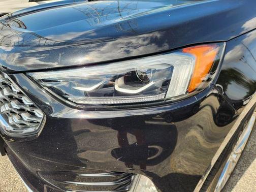 Black Metallic 2022 Ford Edge Titanium