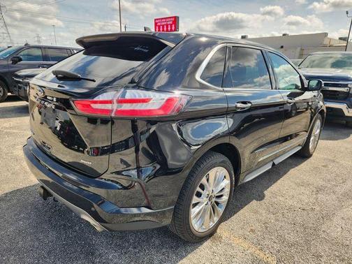 Black Metallic 2022 Ford Edge Titanium