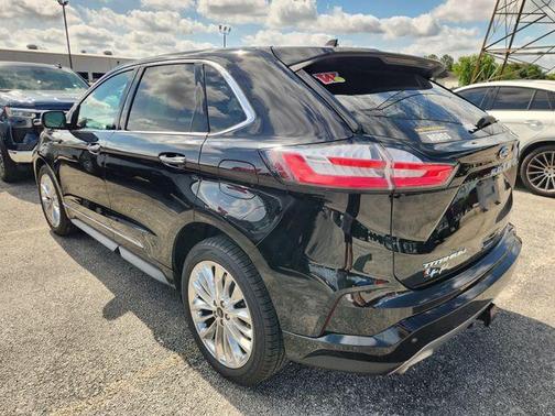 Black Metallic 2022 Ford Edge Titanium