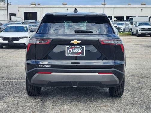 Mosaic Black Metallic 2025 Chevrolet Equinox LT