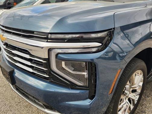 Lakeshore Blue Metallic 2025 Chevrolet Suburban LT