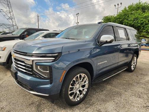 Lakeshore Blue Metallic 2025 Chevrolet Suburban LT