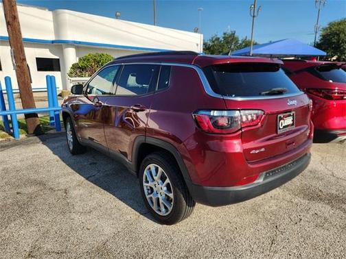 2022 Jeep Compass Latitude Lux