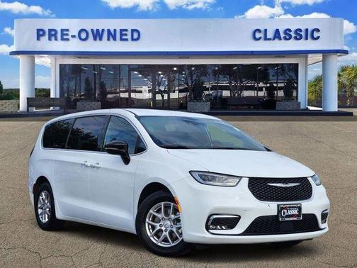 Bright White Clearcoat 2025 Chrysler Pacifica Select