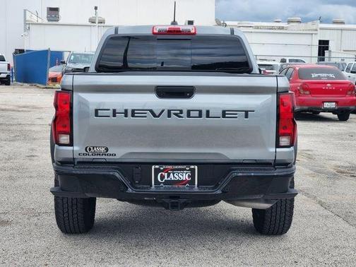 Sterling Gray Metallic 2025 Chevrolet Colorado Trail Boss