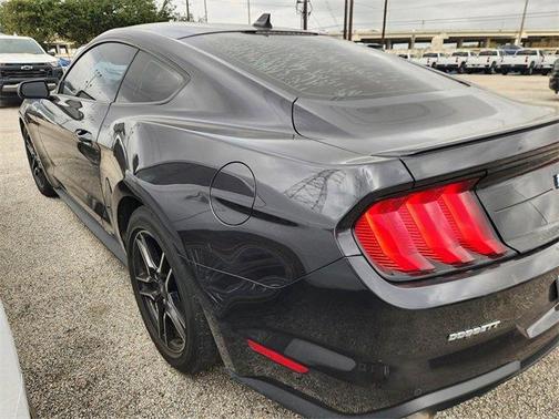 2022 Ford Mustang EcoBoost Premium