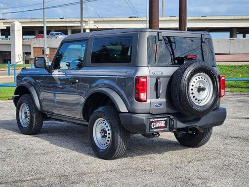 2023 Ford Bronco Base