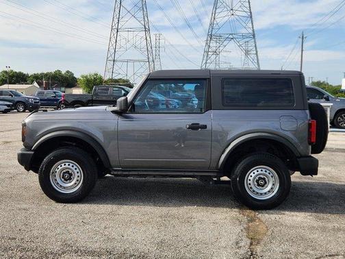 2023 Ford Bronco Base