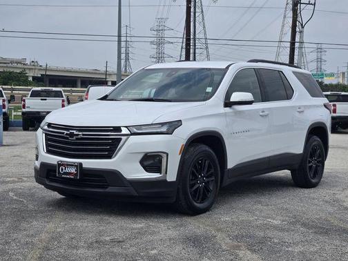 Summit White 2023 Chevrolet Traverse LT Cloth