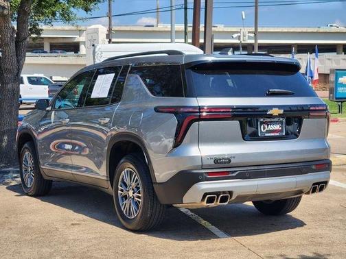 Sterling Gray Metallic 2025 Chevrolet Traverse LT