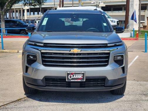 Sterling Gray Metallic 2025 Chevrolet Traverse LT