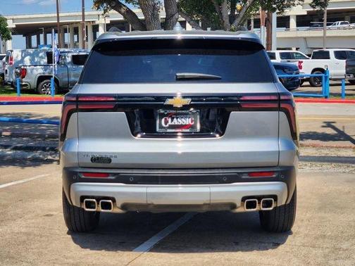 Sterling Gray Metallic 2025 Chevrolet Traverse LT