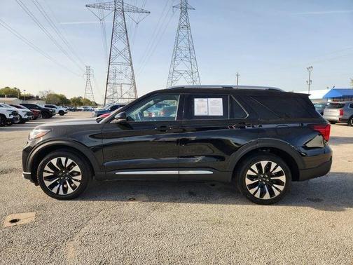 2025 Ford Explorer Platinum