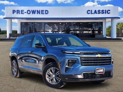 Lakeshore Blue Metallic 2024 Chevrolet Traverse LT