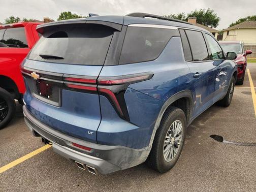 Lakeshore Blue Metallic 2024 Chevrolet Traverse LT