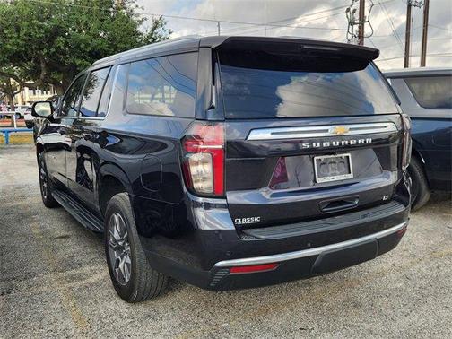 2023 Chevrolet Suburban LT