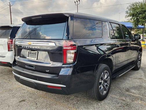 2023 Chevrolet Suburban LT