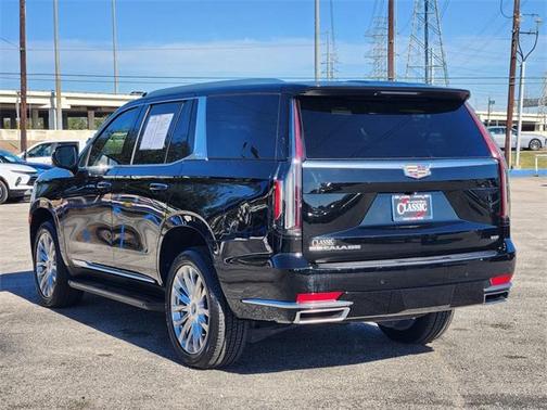 2022 Cadillac Escalade Luxury