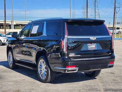 2022 Cadillac Escalade Luxury