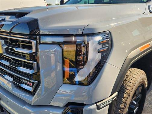 2025 GMC Sierra 2500 AT4