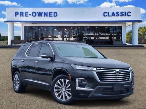 Mosaic Black Metallic 2023 Chevrolet Traverse Premier