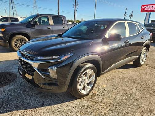 2025 Chevrolet Trax LS