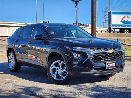 2025 Chevrolet Trax LS