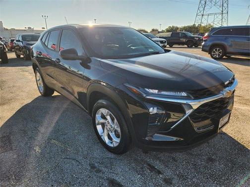 2025 Chevrolet Trax LS