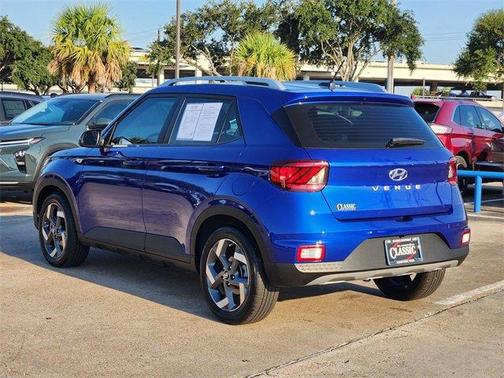 2025 Hyundai VENUE SEL