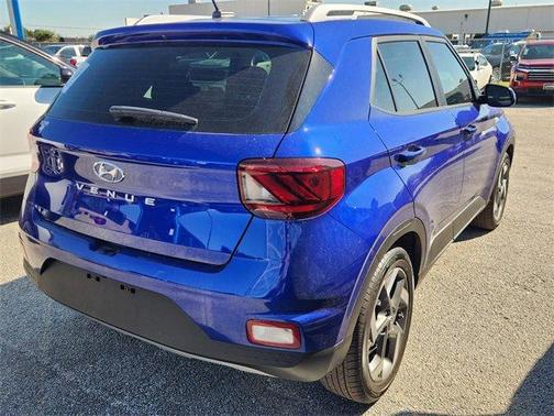 2025 Hyundai VENUE SEL