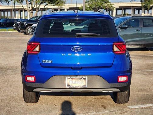 2025 Hyundai VENUE SEL