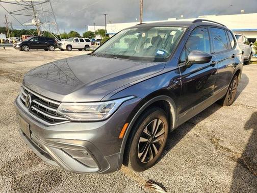 Platinum Gray Metallic 2022 Volkswagen Tiguan 2.0T S