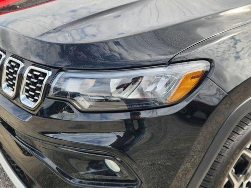 Diamond Black 2025 Jeep Compass Limited