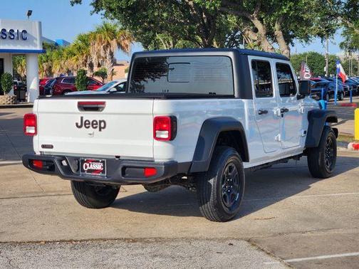 Bright White Clearcoat 2025 Jeep Gladiator Sport